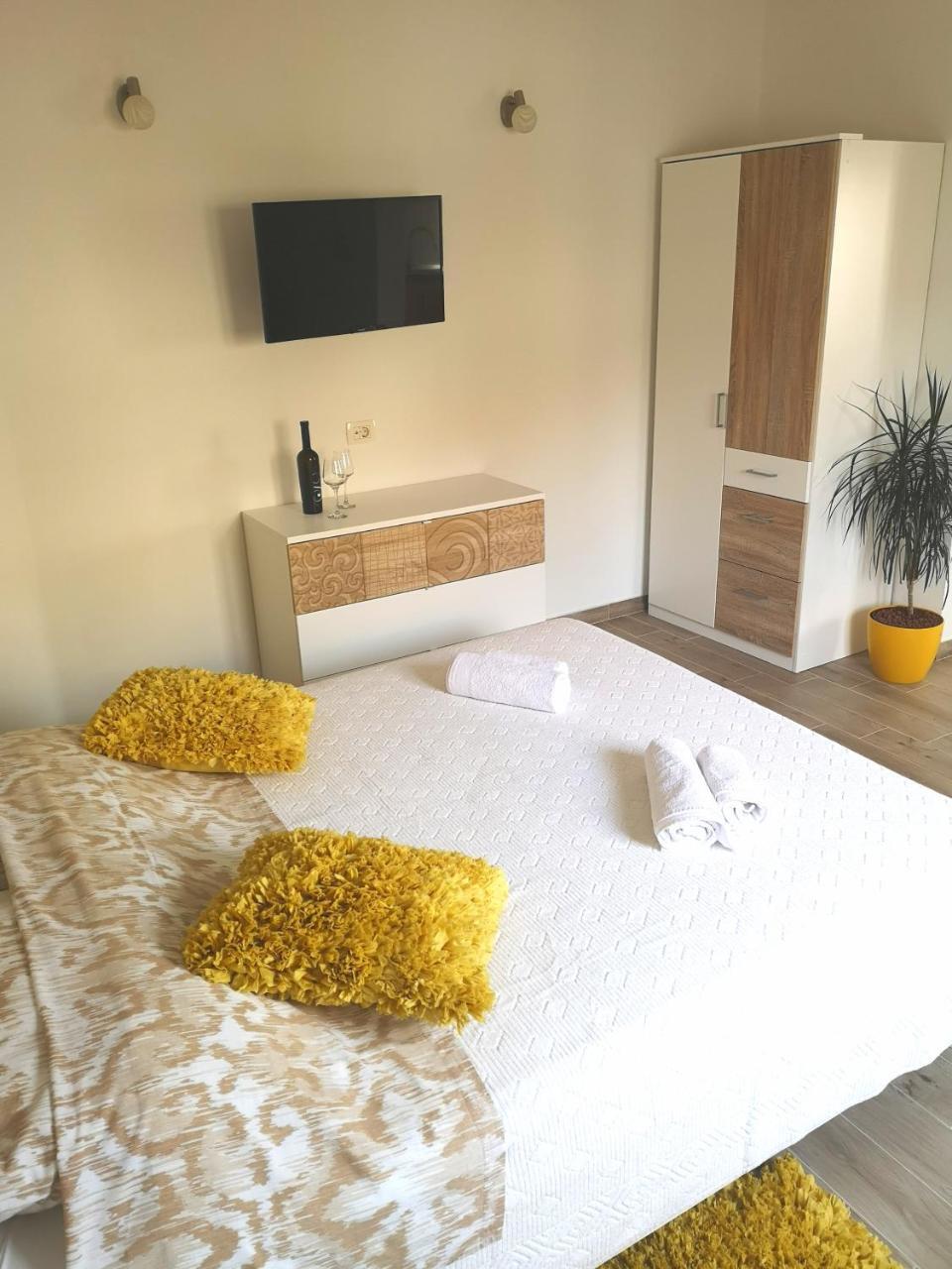 Apartments Grgic Trogir Eksteriør bilde